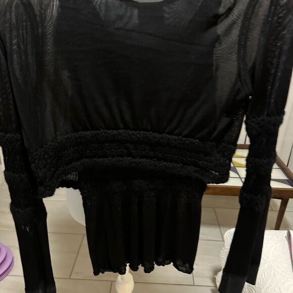 Authentic Black CHANEL Cropped Cardigan
P22387W03216 - Picture 10 of 16